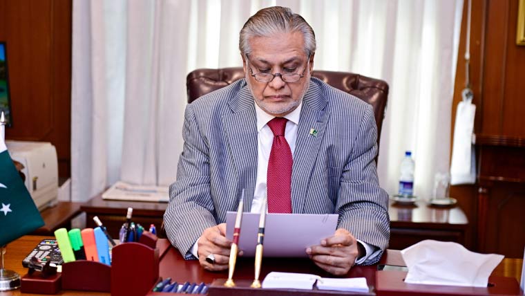 اسحاق ڈار